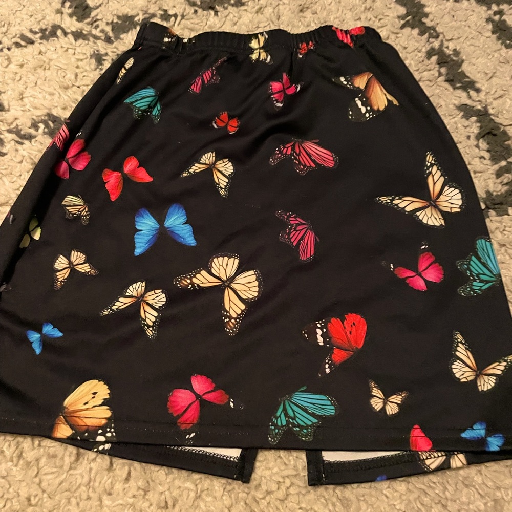 A very cute butterfly skirt, multicolor.